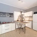 شقة Cimoneight فاريسّي